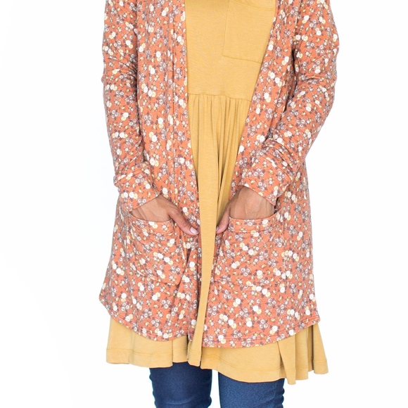 Agnes & Dora | Essential Cardigan - Picture 2 of 5